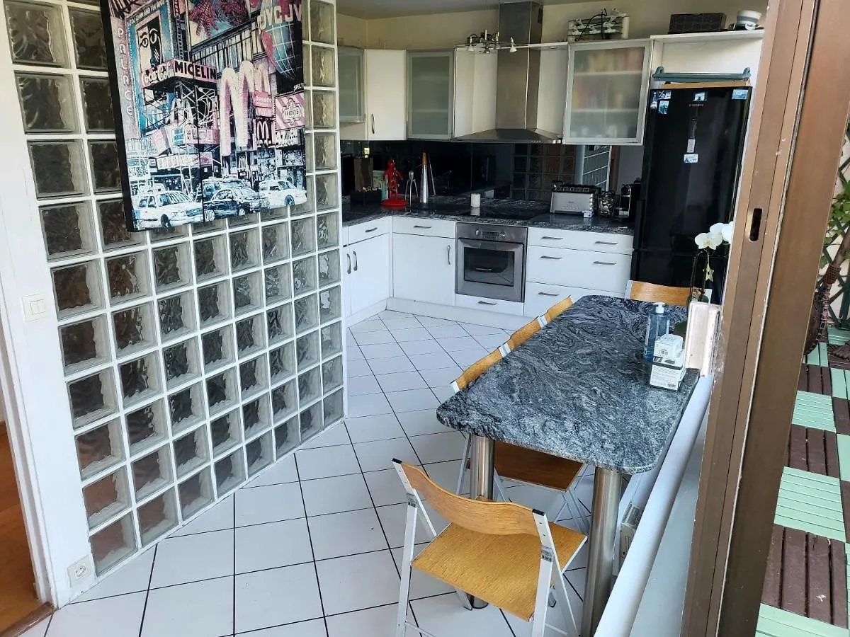 Penthouse Champs Elysees Above 5 Stars Hotel Berri Champs Elysees パリ アパート