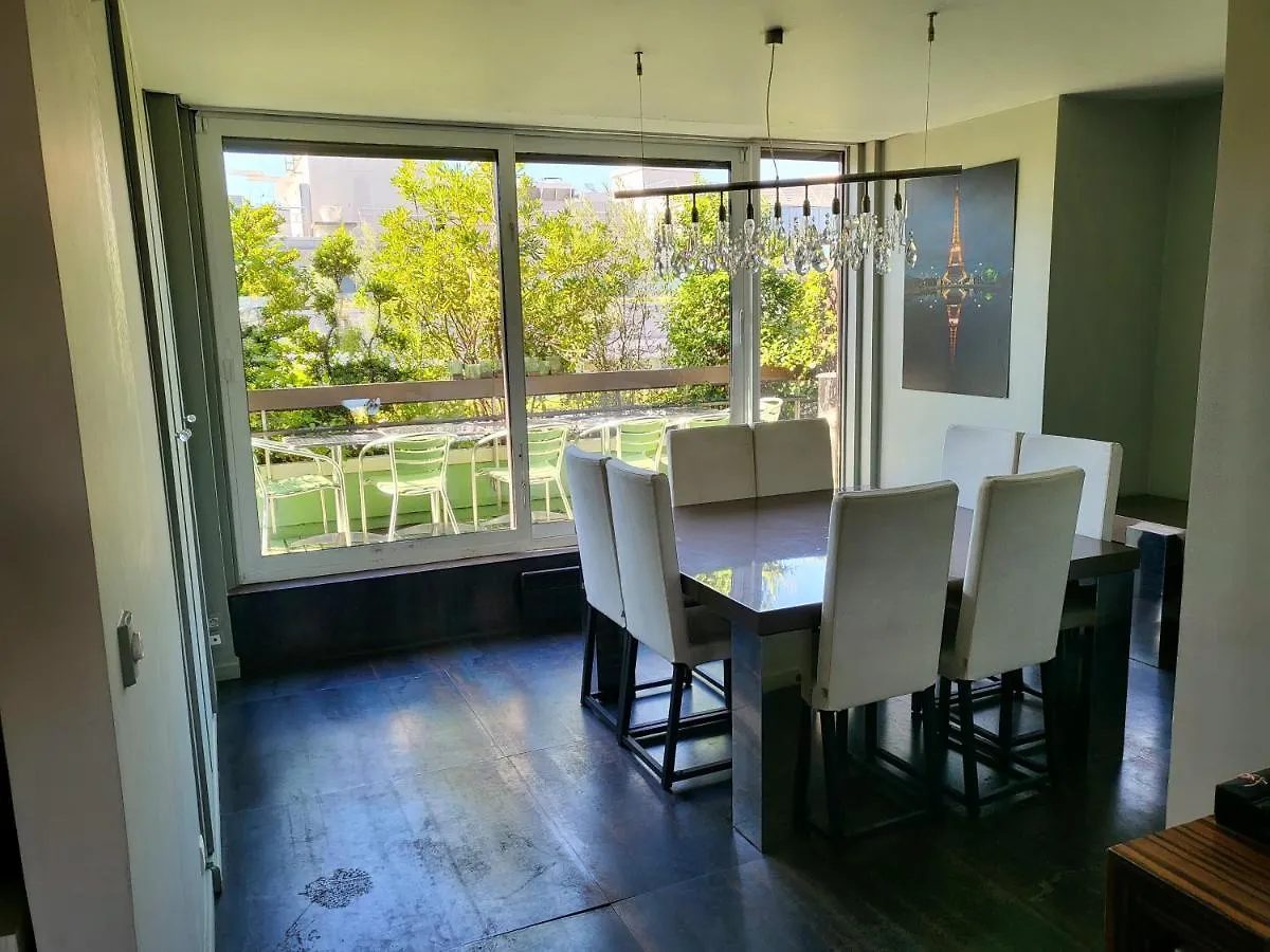 Penthouse Champs Elysees Above 5 Stars Hotel Berri Champs Elysees パリ