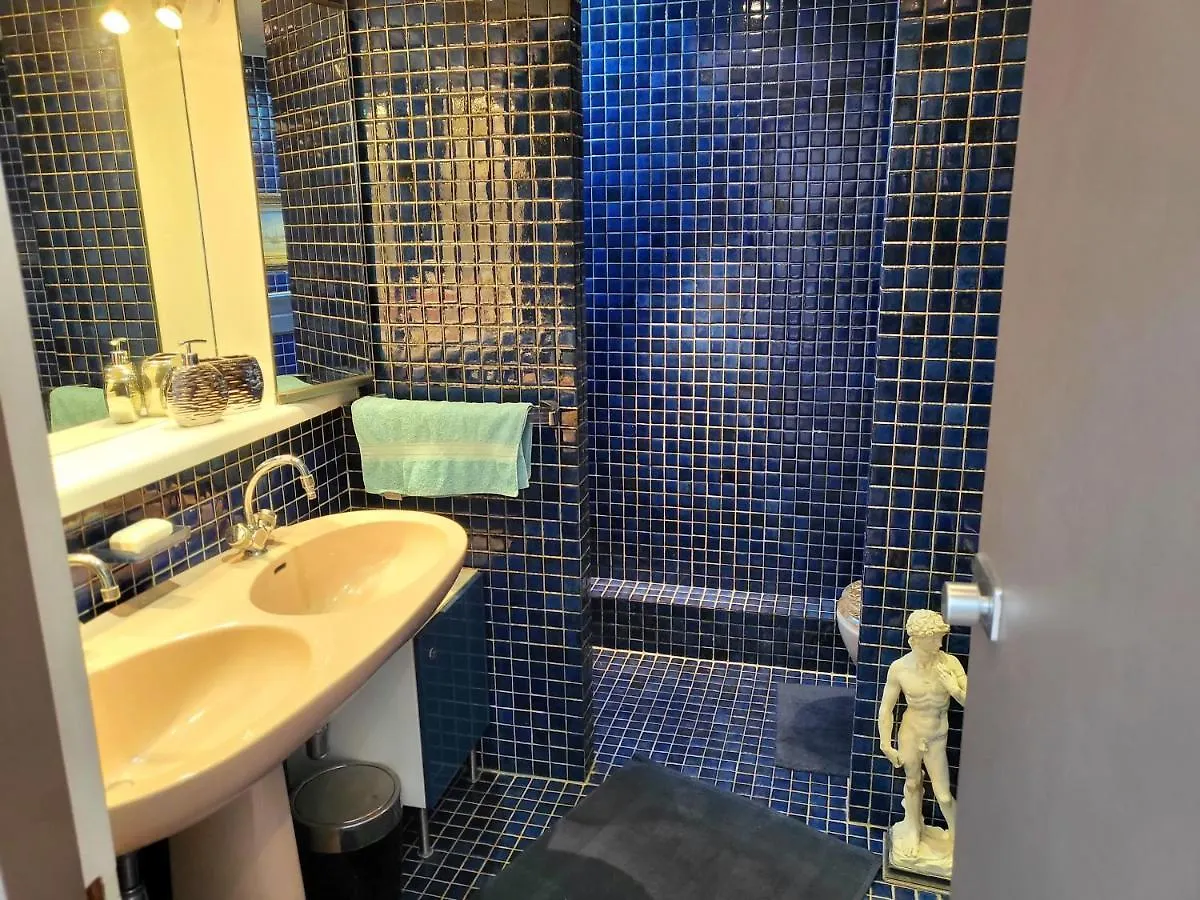 アパート Penthouse Champs Elysees Above 5 Stars Hotel Berri Champs Elysees パリ フランス