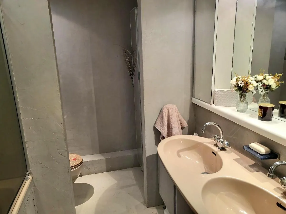 Penthouse Champs Elysees Above 5 Stars Hotel Berri Champs Elysees パリ アパート